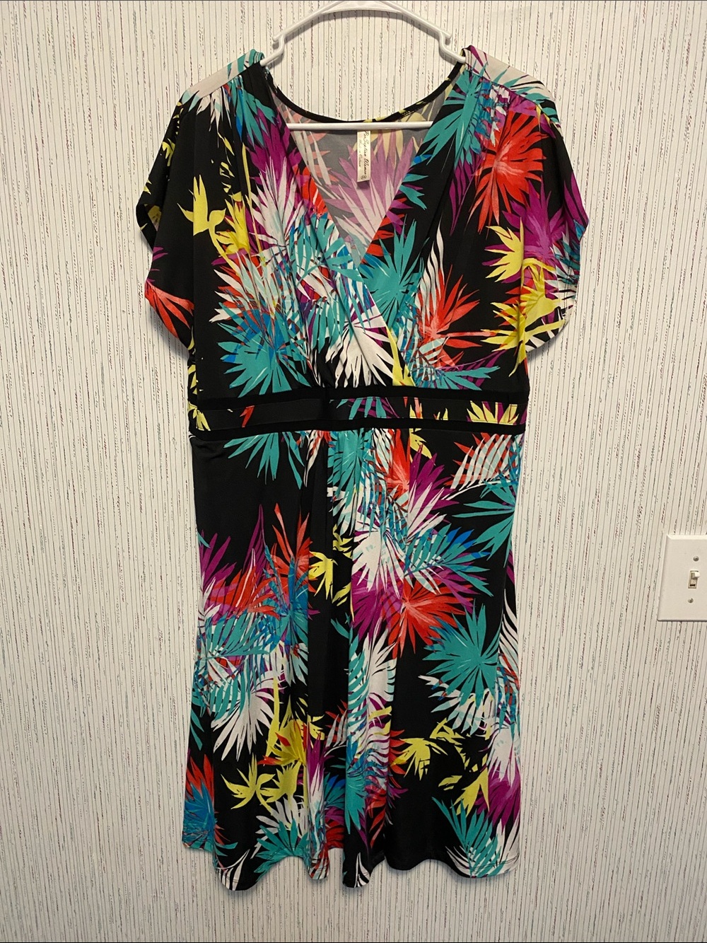 Perseption Black Tropical-Print V-Neck Midi Size 3 X Dress with Teal, Magenta